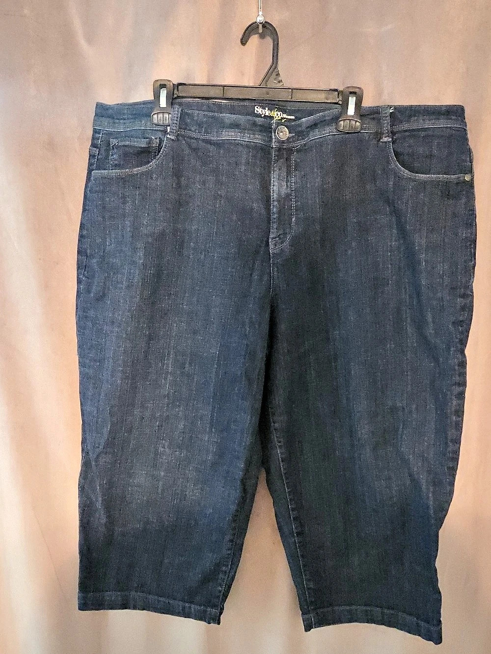 Style&co. Plus Size Denim Capri Jeans. Women's Cropped Jeans Size 22W Blue